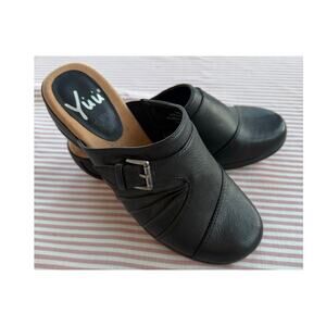 Women's Yuu Black slip on clogs style Enna Size 7 Silver buckle rubber sole
